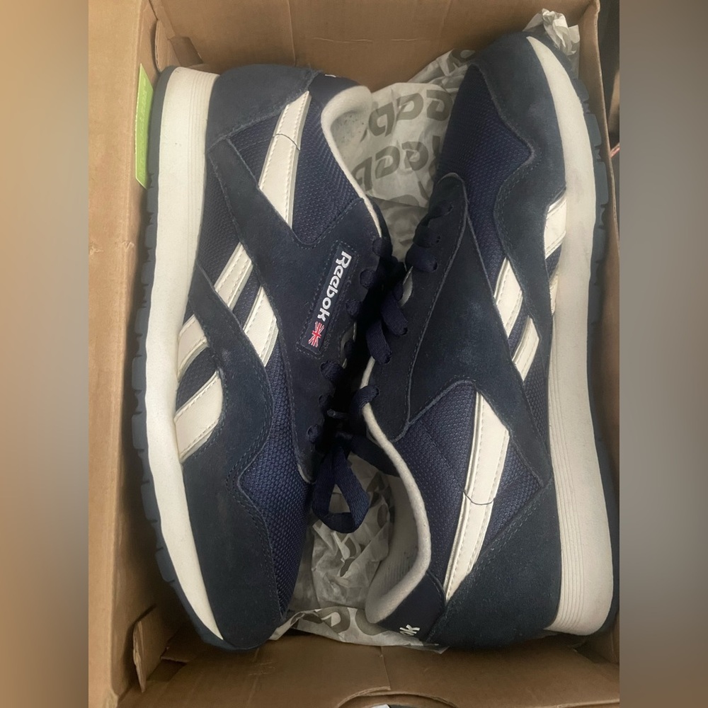 ✨LAST CHANCE ✨Reebok Men's Dark Blue and White Sneakers